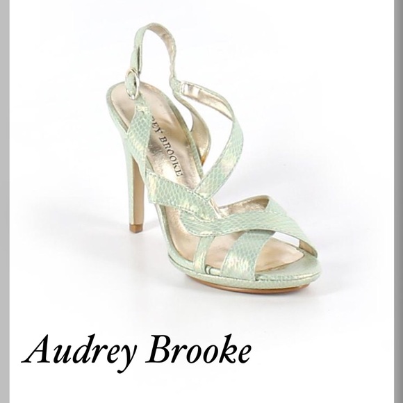 Audrey Brooke Shoes - 🌸HP🌸Audrey Brooke Jasper Mint Slingback